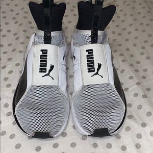Puma women’s 8.5 Sneakers